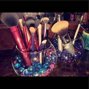 Brush holder